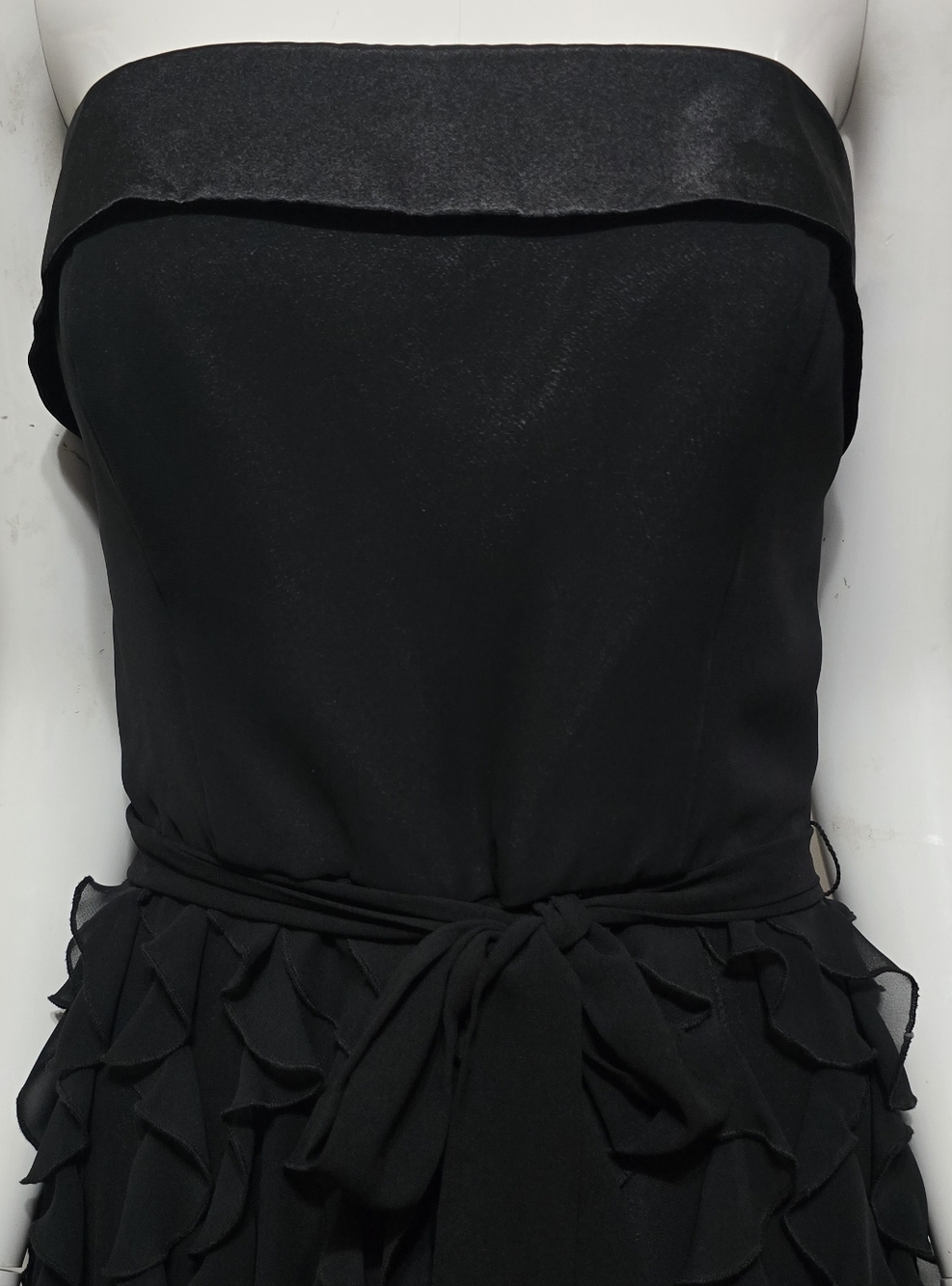 WHBM Strapless Ruffle Tiered "Tuxedo" Mini Dress Black Size 10 - Picture 3 of 8
